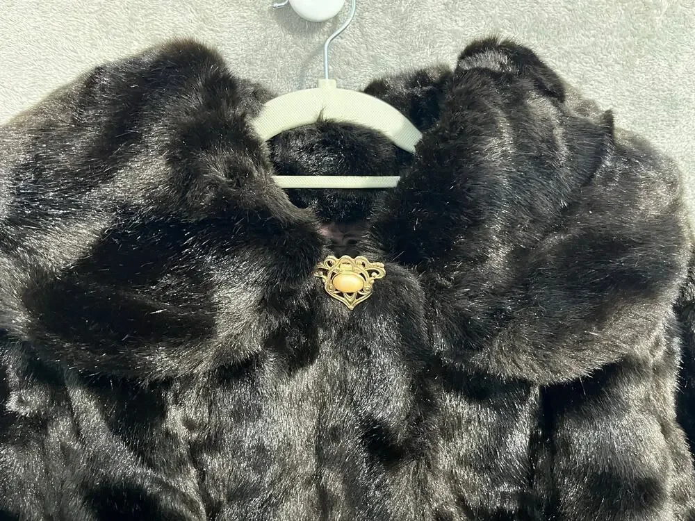VTG Gold Tone Faux Pearl Fur Clip Victorian Revival Sweater Scarf Collar Clasp
